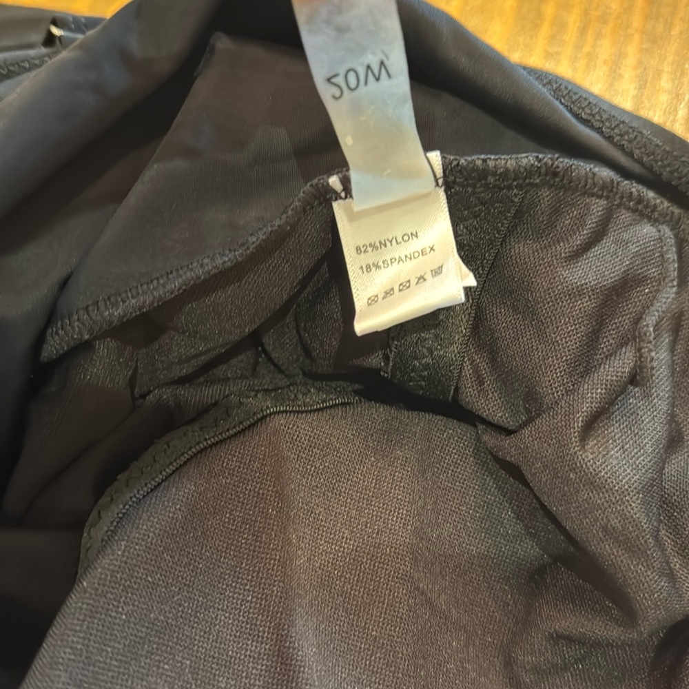 Solid Black Off-Shoulder Swimsuit Removable Strap… - image 6